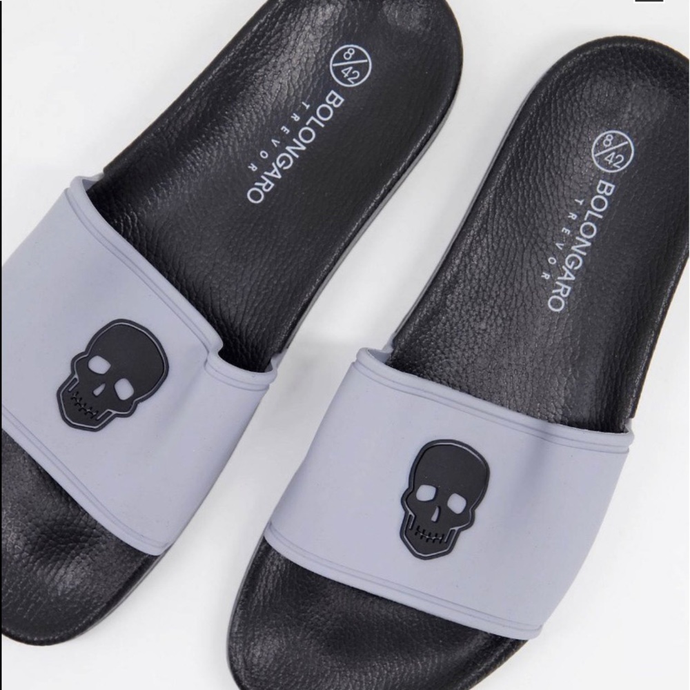 Bolongaro Trevor Monaco Skull Slides / Flip Flops. M 10.5 / W 12, gray / black. - Picture 3 of 4